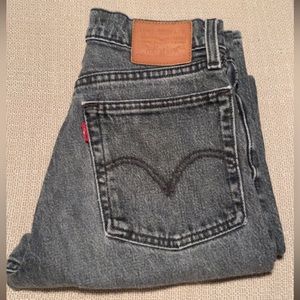 Levis Premium Wedgie Straight jeans!